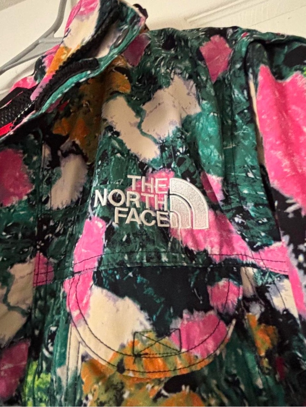 The North Face x Supreme Floral Jacket - Pink, Green, Black - Picture 3 of 5